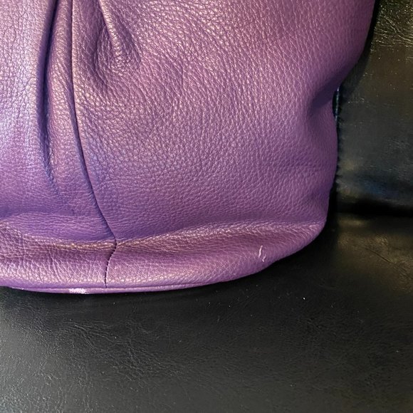 B. Makowsky Purple 100% Leather Crossbody Bag Animal Print Interior Lining - Picture 4 of 8